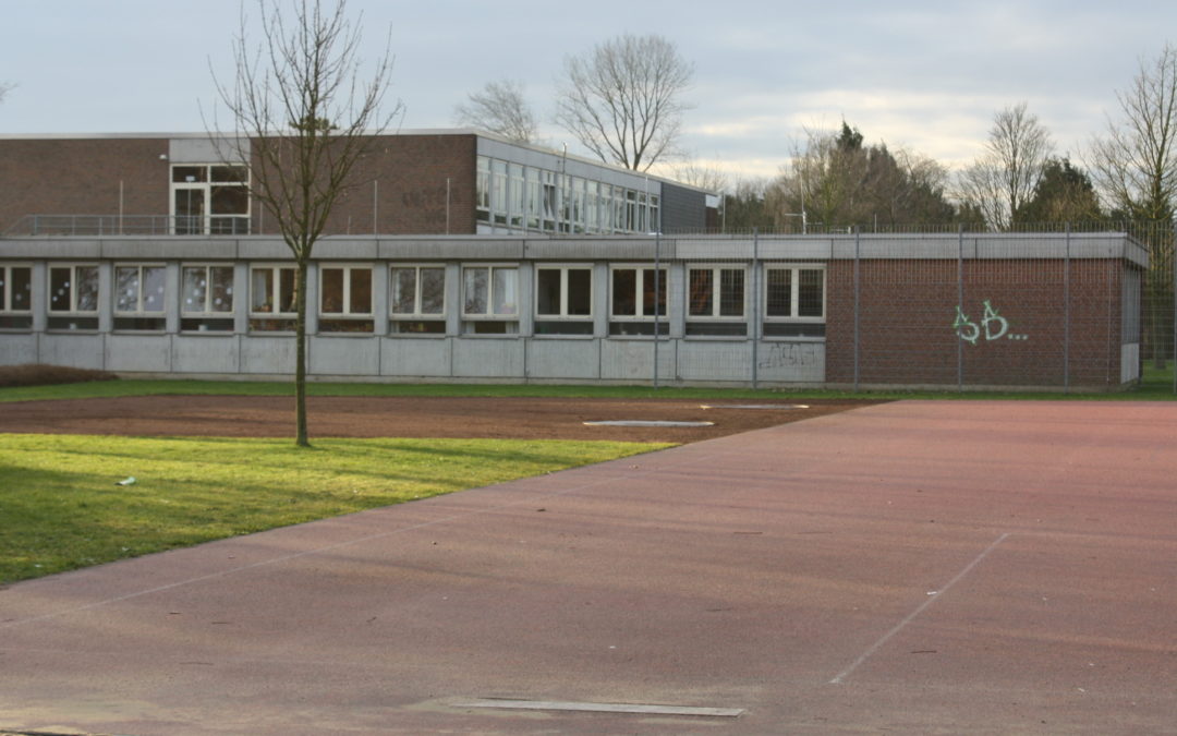 Schadstoffe im alten Hauptschul-Gebäude: Umzug der Realschule in Geldern auf der Kippe